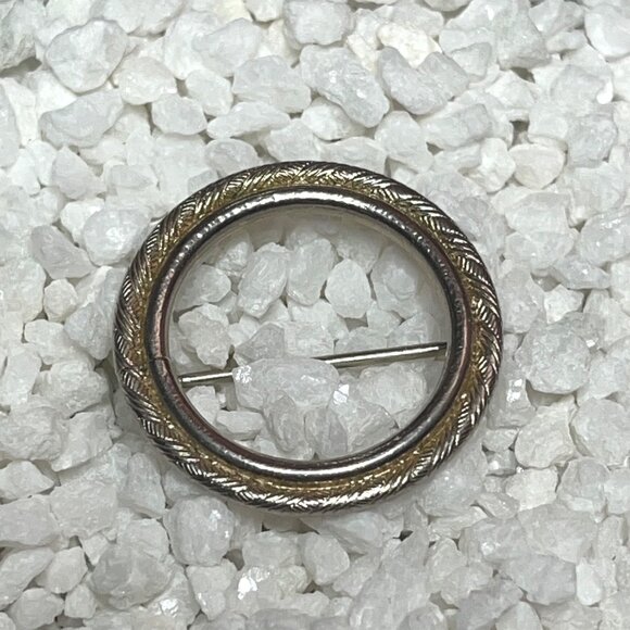 Vintage Round Gold-Tone Brooch Pin With Etched Design - Picture 1 of 6